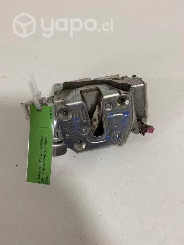 Chapa puerta delantera derecha Nissan Terrano 2014