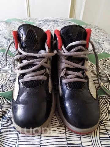 Zapatilla basquetbol de niño marca Jordan - Imagen 2