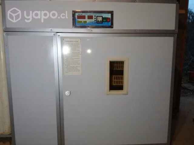 Incubadora para aves 880 huevos