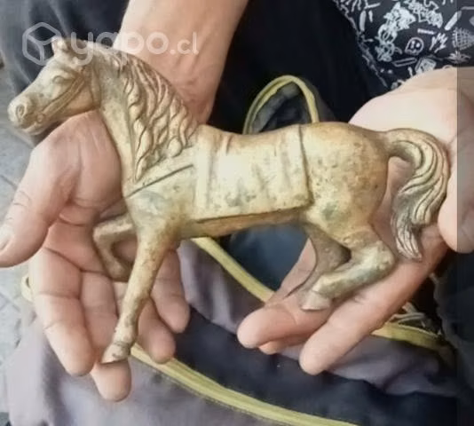 Figura de bronce solida