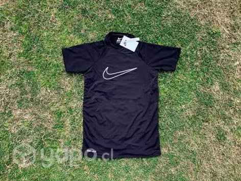Primera capa manga corta Nike
