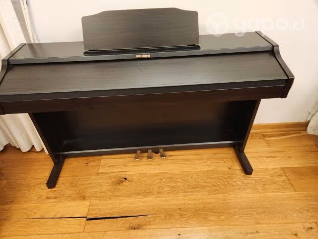 Piano Digital ROLAND RP501R en EXCELENTE ESTADO