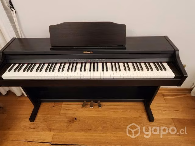 Piano Digital ROLAND RP501R en EXCELENTE ESTADO