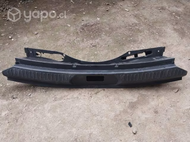 Moldura maletero Ford Explorer 2020
