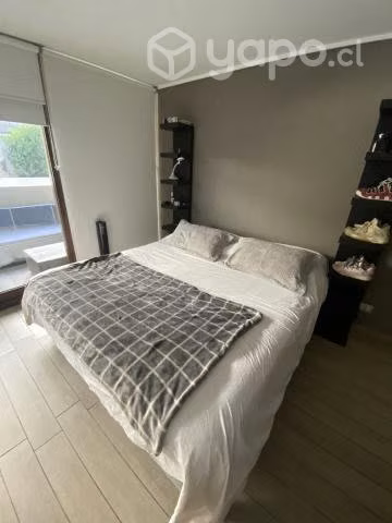 Cama king con soportes