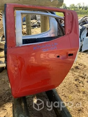 Puerta Mitsubishi l200