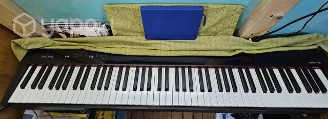 Piano digital Nux 88 teclas contrapesadas