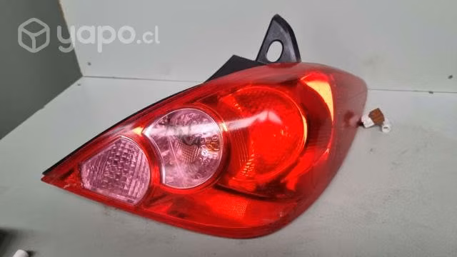Foco Nissan tiida dmg la cisterna 03.44