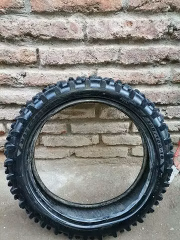 Neumático de moto enduro aro 18 - Imagen 3