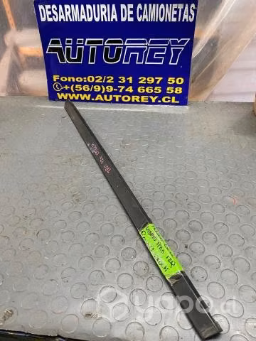 Moldura lame vidrio tras izq Renault Oroch 2018