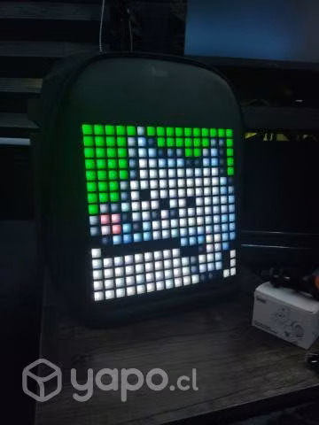 Mochila divoom pixoo pixel art animation