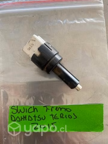Swich pedal freno Daihatsu Terios 2015