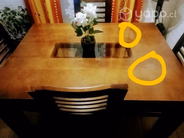 Mesa madera firme y gruesa