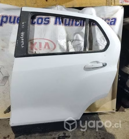 Puerta trasera izquierda Chevrolet Tracker