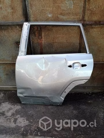 Puerta trasera izquierda toyota rav4 2020 original