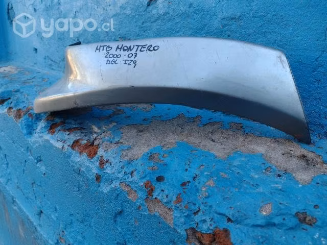 Extension de parachoque del izq Mitsubishi Montero