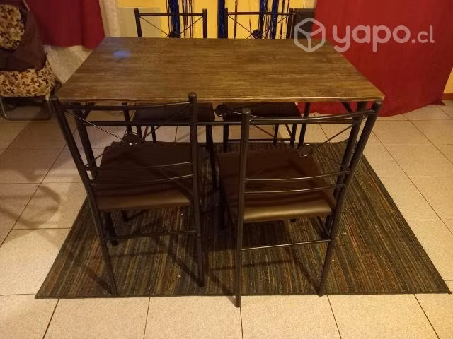Comedor de 4 sillas