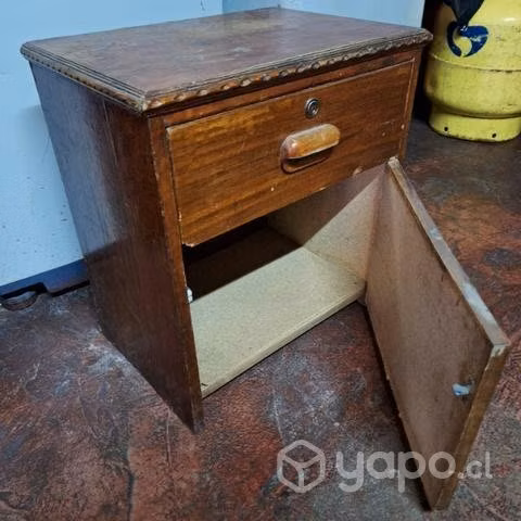 Velador de madera