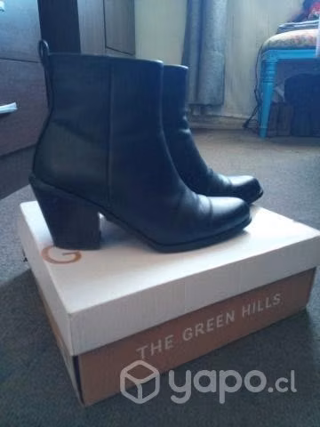 Botines casi nuevos