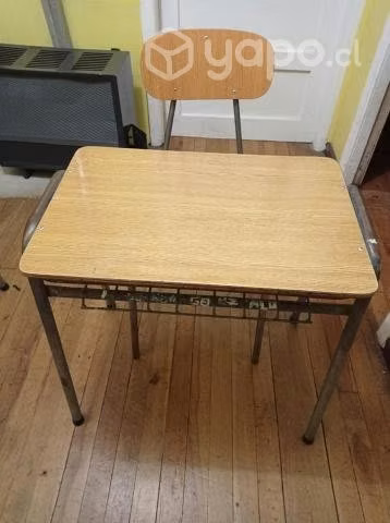 Mesa escolar con silla