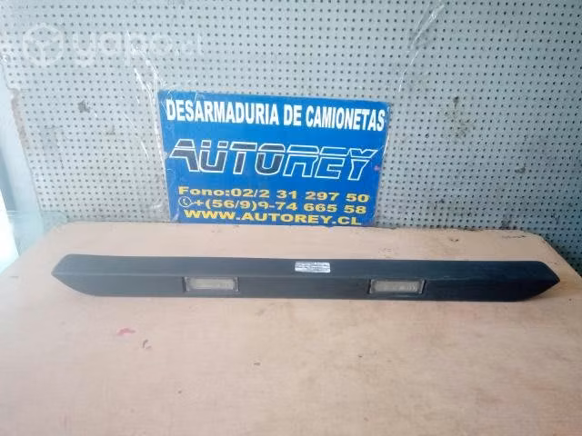 Moldura patente con farol Peugeot Boxer 2012