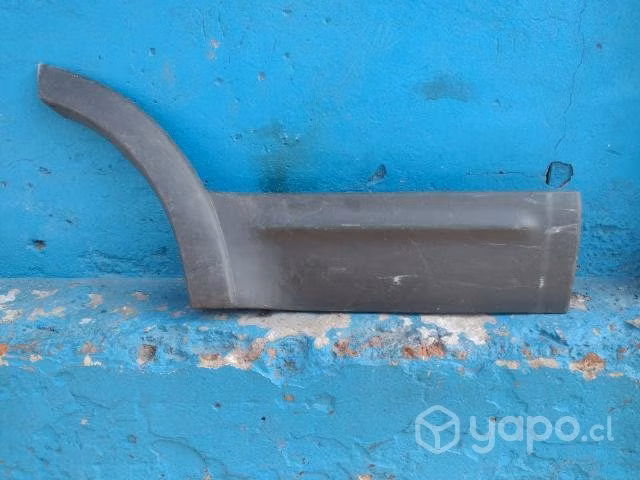 Moldura de puerta tras der Ford escape 2001-2006