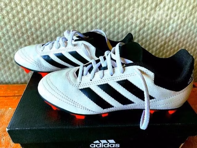Zapatillas fútbol niño - talla 35.5
