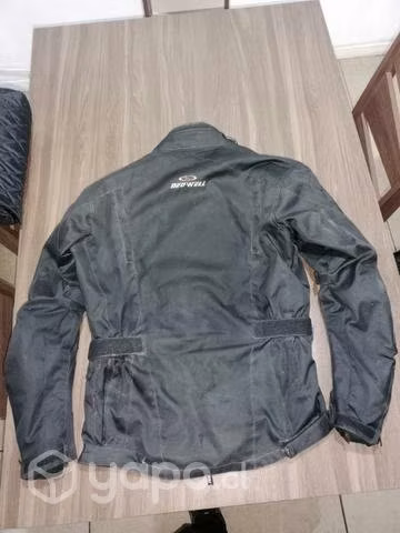Chaqueta moto con protecciones