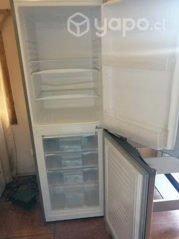 Refrigerador y Futon
