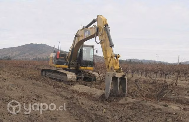Arriendo maquinaria pesada movimiento de tierras