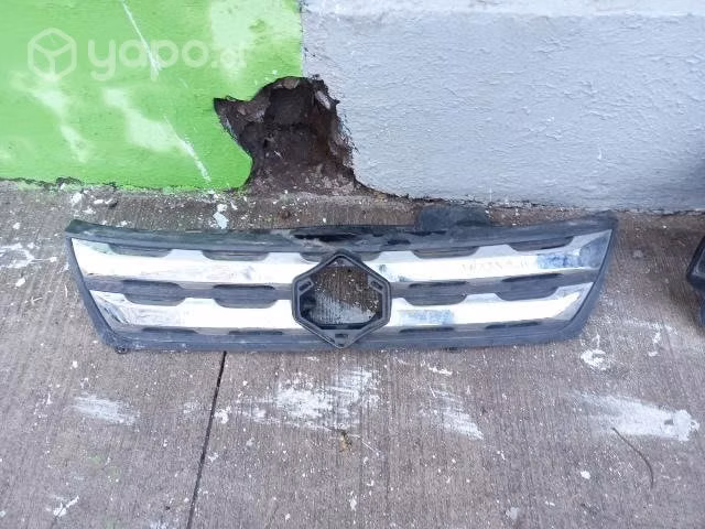 Suzuki vitara 2020 mascaron con cubre chapa