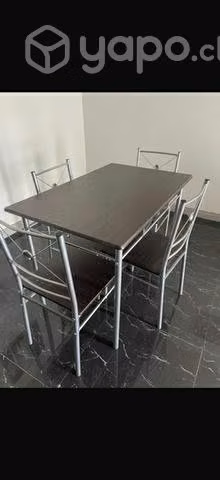 Comedor de 4 sillas