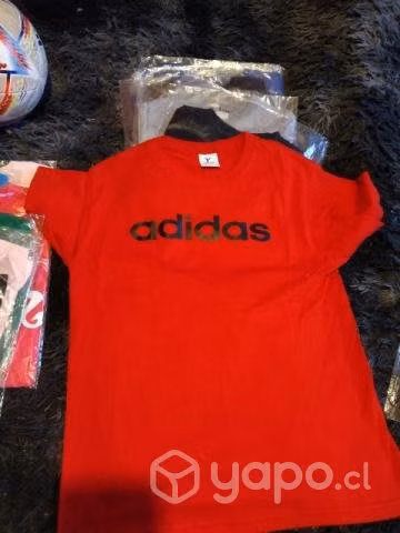 Poleras estampadas con vinilo