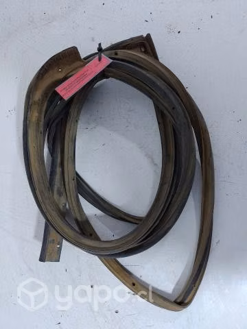 Goma Contor pta tra izq (NP31022) Nissan NP300 201