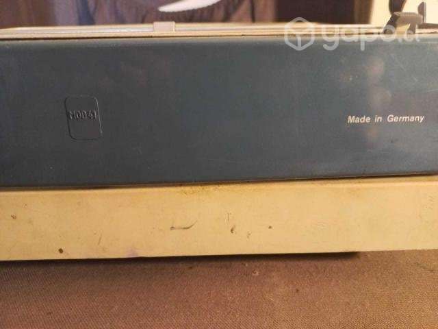 Maquina de escribir clásica marca Optima - Imagen 2