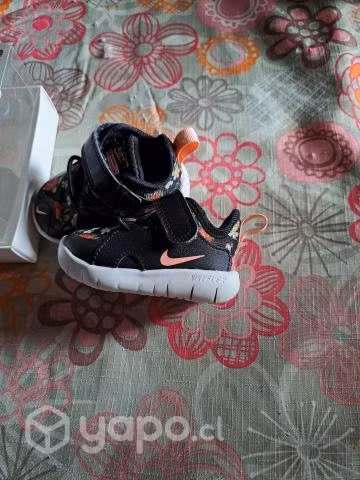 Zapatillas bebé Nike y limonada - Imagen 2