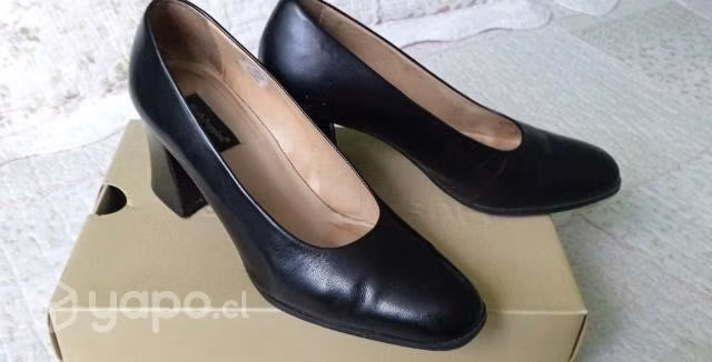 Zapato cuero negro Hush Puppies