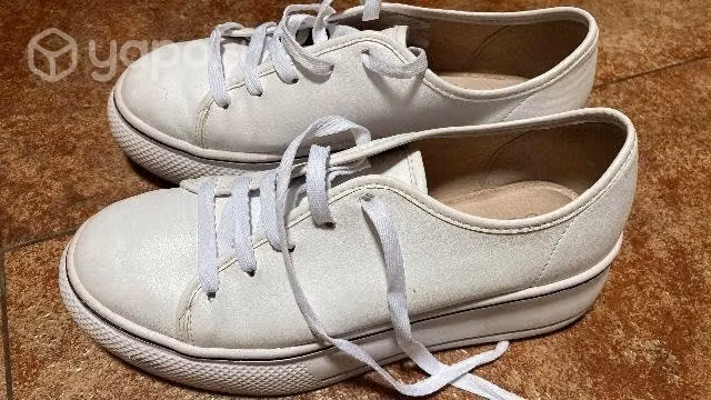 Zapatillas blancas - Imagen 2