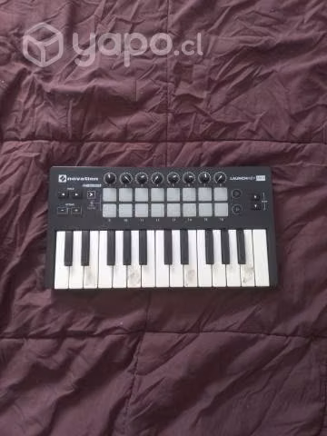 Teclado midi launchkey mini