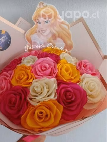 Ramo de rosas eternas y arreglos