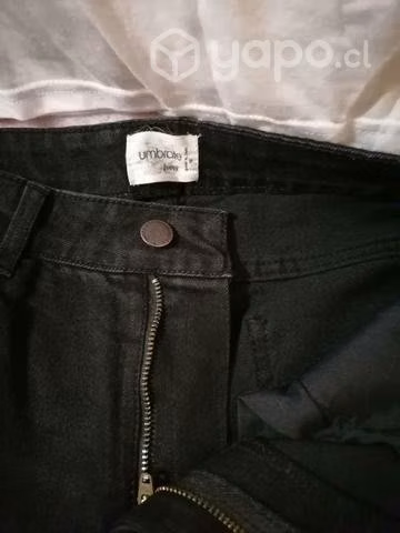 Jean's umbrale talla 42, con polera.