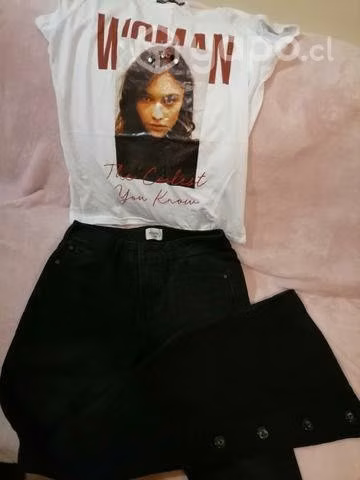 Jean's umbrale talla 42, con polera.