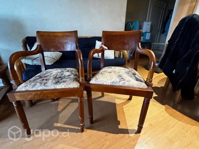 Par de Sitiales de madera