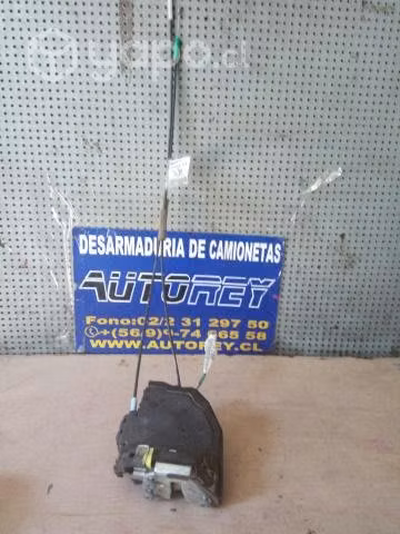 Chapa puerta trasera izquierda Toyota Tundra 2011
