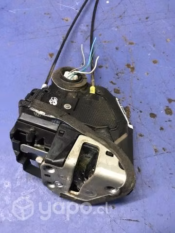 Chapa puerta trasera derecha Toyota Tundra 2015