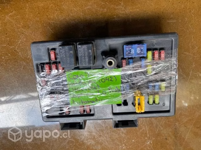 Caja fusible interior (042) Chevrolet Captiva 2011