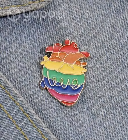 Broches grandes