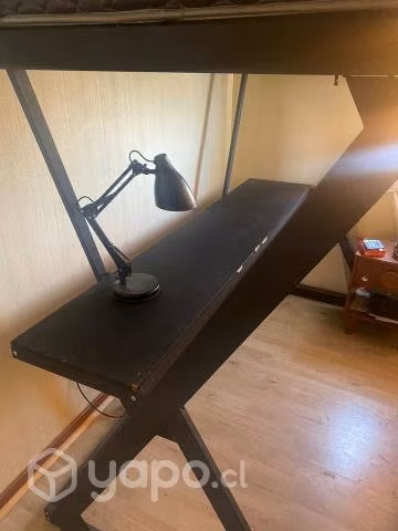 Cama con escritorio incluido