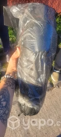 Casco de moto certificado y más