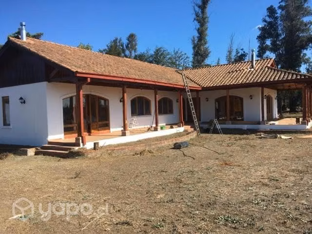Se vende casa tipo colonial.camino a cato Chillán